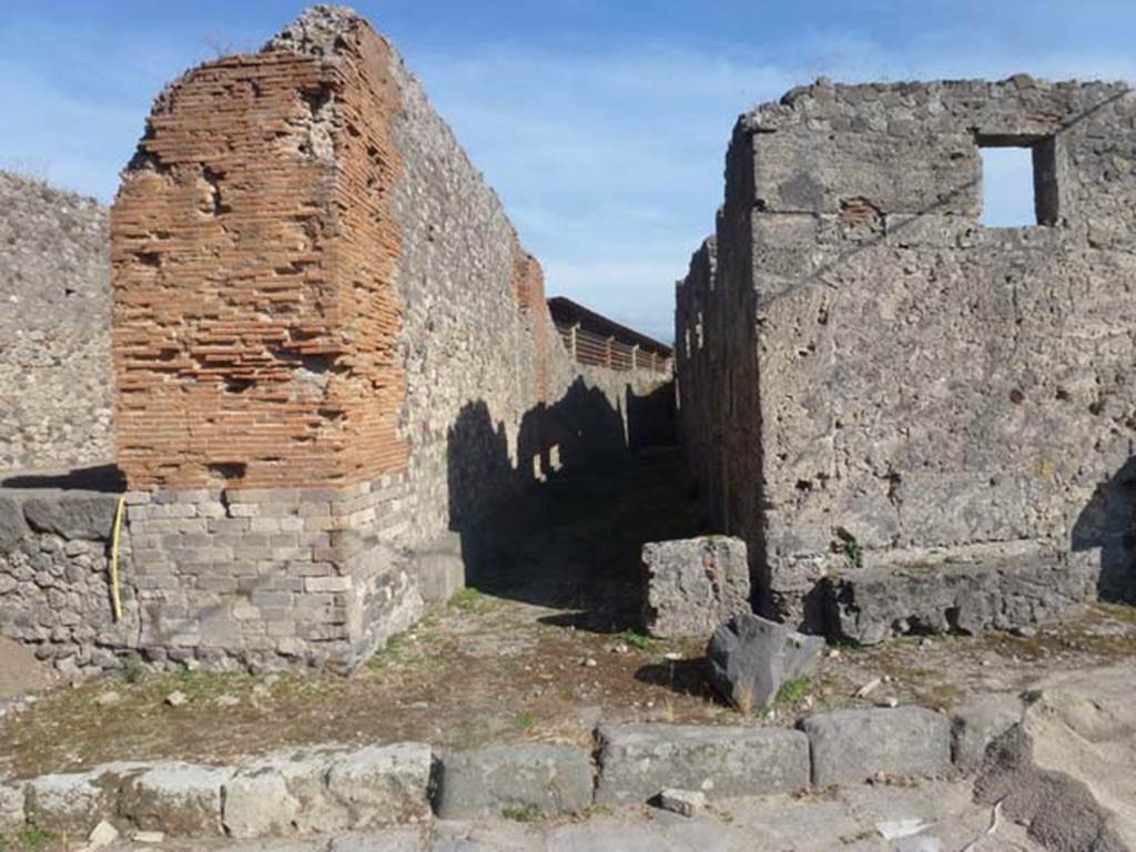 Vii Pompeii June Small Alley Or Vicolo On South Side Of